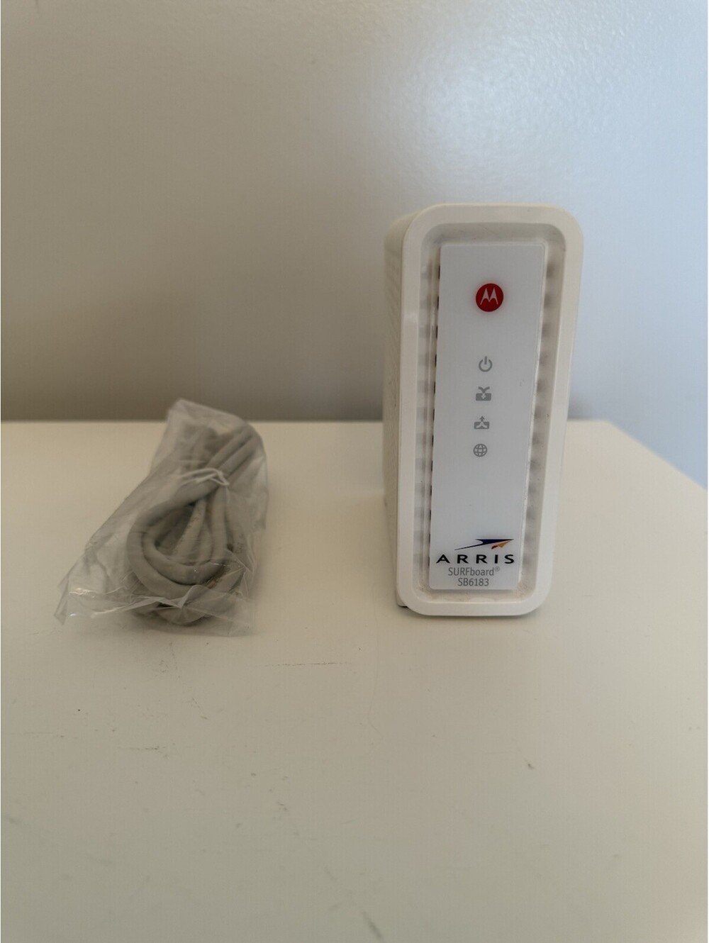 ARRIS SURFboard SB6183 Cable Modem  DOCSIS 3.0 White EUC No power cord